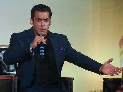 Salman Khan adopts flood-affected village in Kolhapur