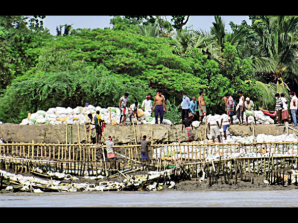 Yaas Cyclone: Three dead in districts, West Bengal govt evacuates 11 lakh