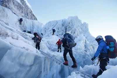 Army teams scales Mount Everest