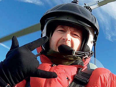 UK adventurer flies around the world in open-air gyro