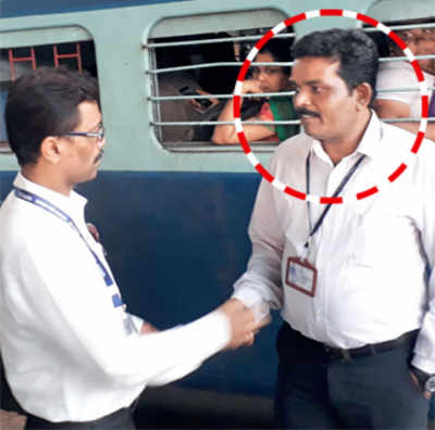 Mumbai: Fake ticket checker arrested from Virar station, third imposter nabbed this week
