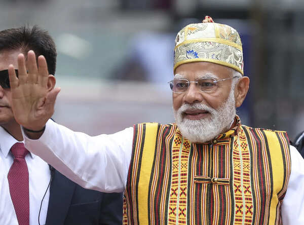 Will be back soon for oath ceremony of Bengal’s 1st BJP govt, asserts Modi