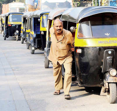 CNG gets dearer, taxi unions threaten hike