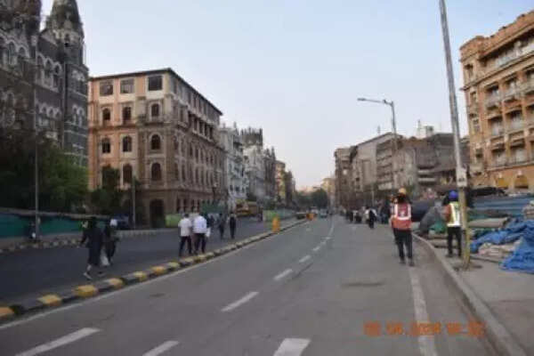 Metro 3 restores south bound carriageway of DN road near Hutatma Chowk