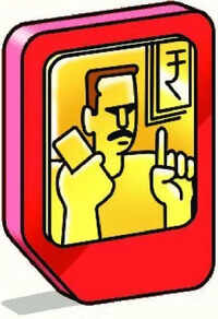 5 held for extorting money from spa owner in Kharadi