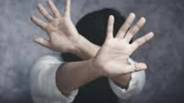 Kerala shocker: Woman assaulted at knifepoint near Ernakulam railway station, 2 arrested