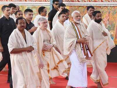 PM Narendra Modi offers prayers at Guruvayur Lord Krishna temple