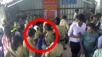 Mumbai: Quick reaction by policewomen saves unconscious woman at Dadar station 