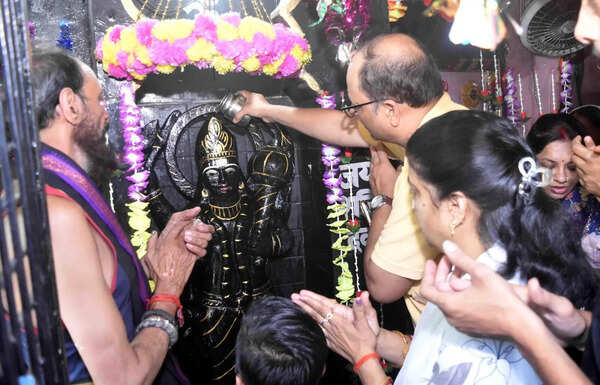 Devotees observe Shani Jayanti