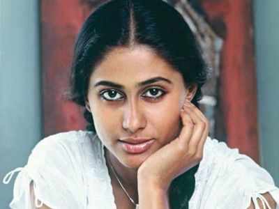 Remembering Smita Patil on her birth anniversary