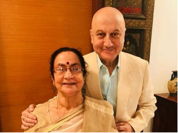 This video of Anupam Kher’s mom is the sweetest thing on the internet