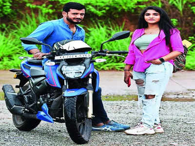 Ardhambardha Premakathe Movie Review: Romcom that’s not quite all there