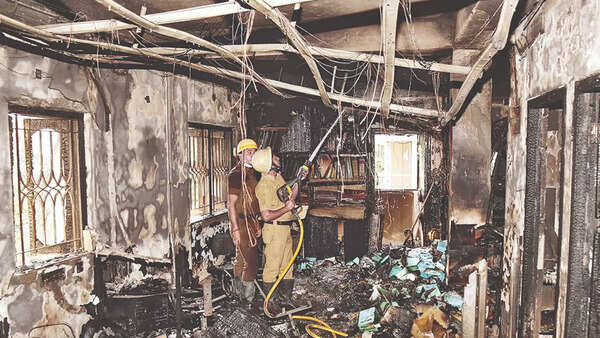 Kolkata: Lucky escape for 10 trapped in Kasba building blaze