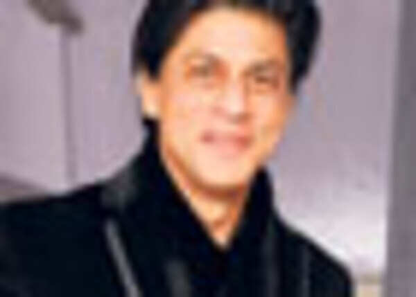 SRK goes shopping
