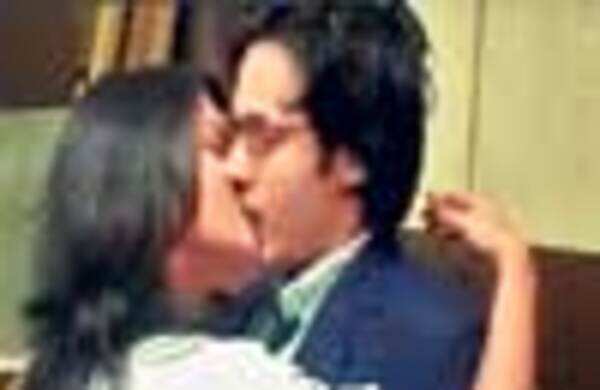 No kissing for TV actors!