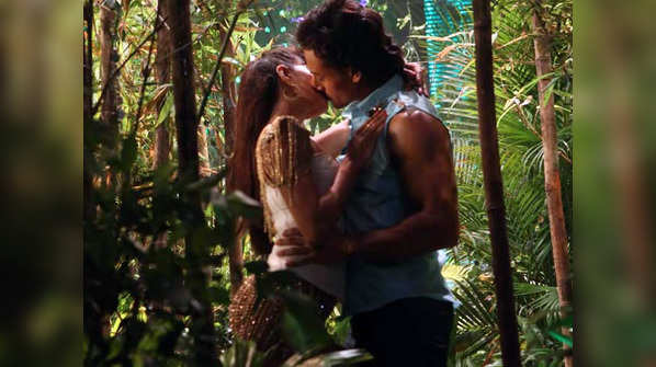 Tiger and Jacqueline continue kissing even after director calls “Cut!”