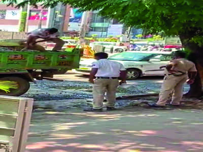 Watch: BBMP’s work completed by traffic police, again