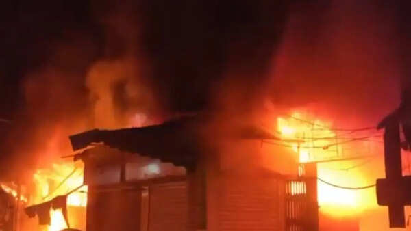 Massive blaze engulfs Thane market complex near railway station; fireman, guard killed