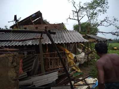 Cyclone Titli kills one person in West Bengal, destroys homes and uproots trees