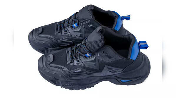 The chunky “dad” sneakers