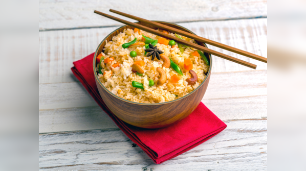 Eating leftover rice stored incorrectly can cause vomiting and diarrhea ...