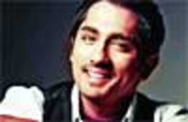 Siddharth to turn producer