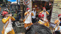 Shankhanad pathak at Tambde jogeshwari mandir 