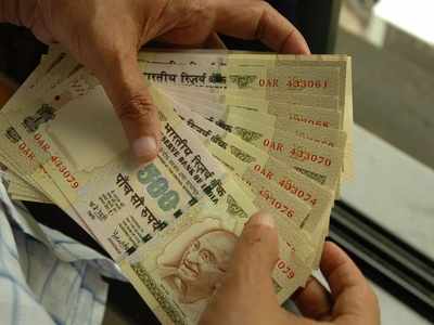 Three held with demonetised notes of Rs 1.23 crore face value