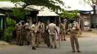 Protesting migrant workers lathi-charged in West Godavari over demand to be sent back home 