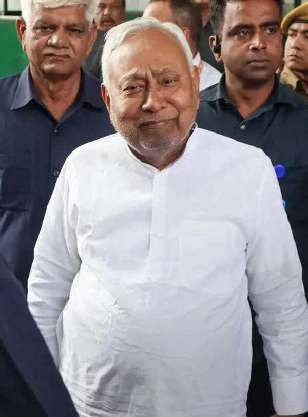 JD(U) MLAs authorise Nitish to pick legislature party leader