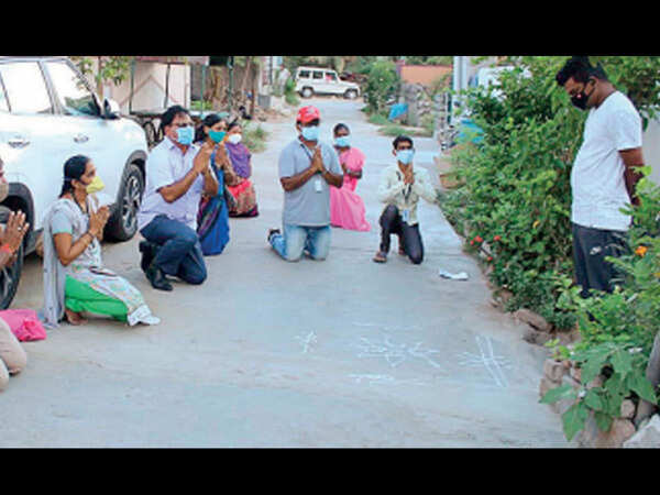 Karnataka: Officials plead with patients to go to Covid care centres