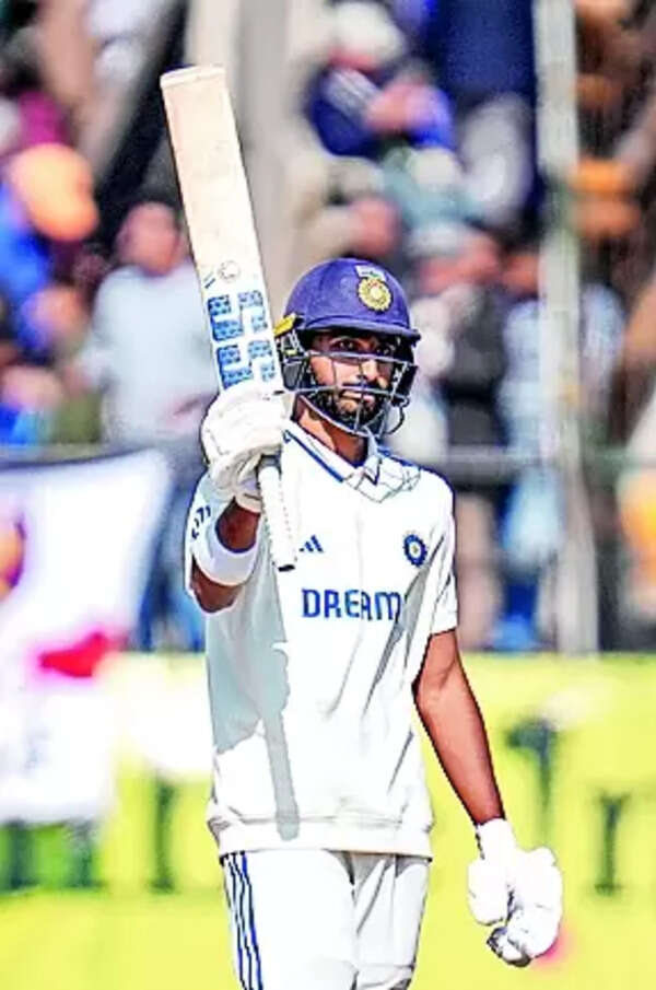 Sarfaraz, Padikkal warm hearts