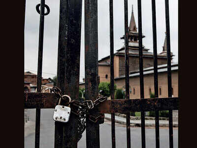 Kashmir to be under curfew for Eid