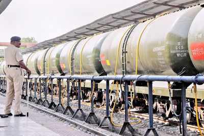 Second 'water train' reaches Latur