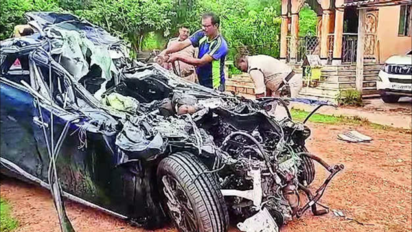 4 tourists on way to Digha killed in highway accident