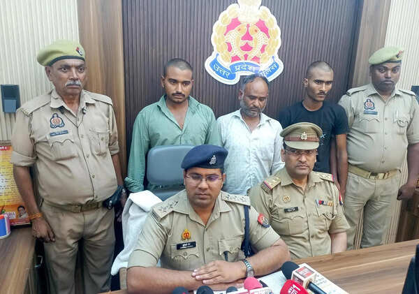 4 held for murder of man found dead by Ghaziabad railway tracks
