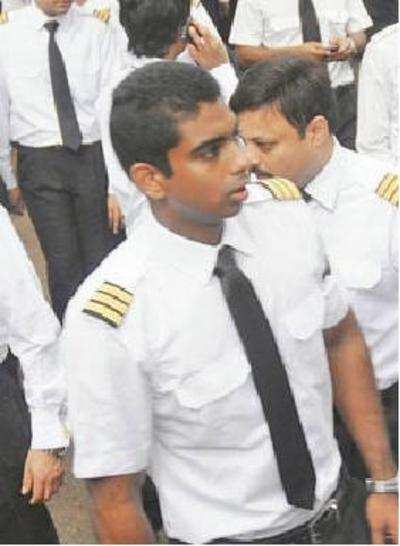 Delayed salaries, pay cuts spark exodus of pilots from Air India