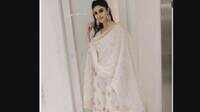 Mouni Roy is all glammed up for the festive look 