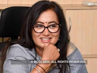 Sumalatha Ambareesh defeats Nikhil Kumaraswamy by huge margin; creates history by winning as an independent candidate in Karnataka Election Results 2019