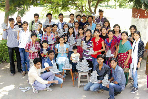 Ganpati making workshops are a hit in Aurangabad