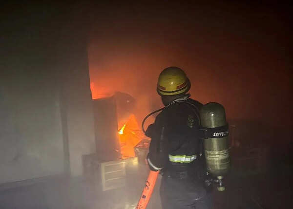 Massive fire guts AC workshop in Gzb, 70-yr-old worker dies