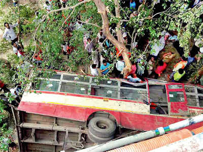 8 killed, 30 injured in UP bus tragedy