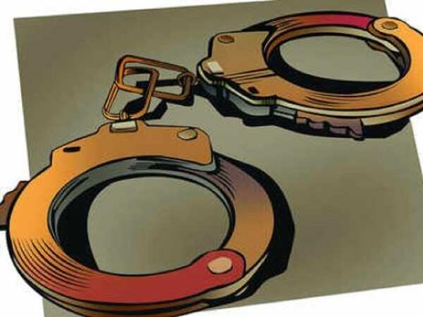 2 held for extorting money from govt official