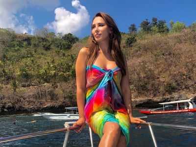 In Bali during earthquake, Iulia Vantur urges fans to make the most of life