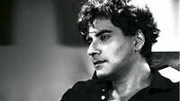 Rape accused actor Karan Oberoi breaks down in court 