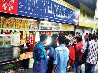 CR replacing food stalls with vending machines