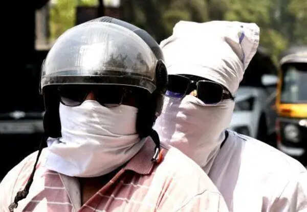 Mumbai continues to reel under hot and humid conditions