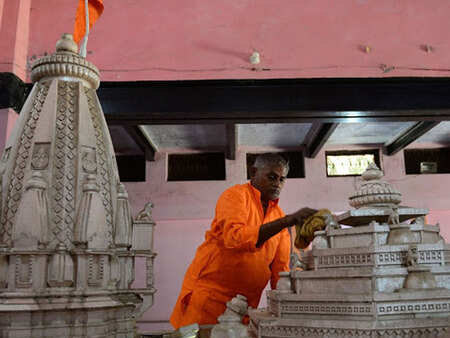 Ayodhya mahants differ on trust for construction of Ram temple