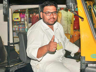 Auto driver scours the web to return lost wallet
