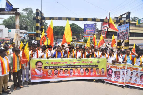 KRV protests in Hubballi, seeks Kannada option in railway exams